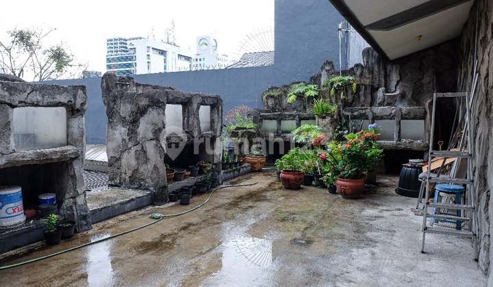 Luxury Shop House on Naripan Main Road, Bandung 2