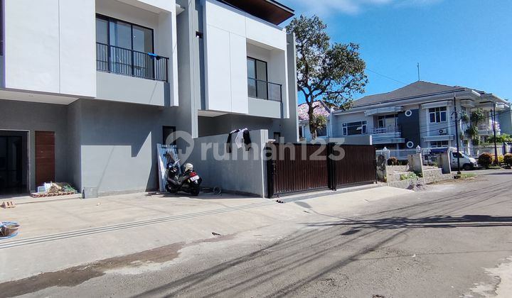 Rumah Lux Kembar Sayap BKR, Kota Bandung