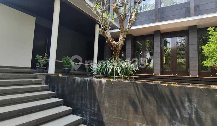 Rumah Lux Setraduta, Bandung