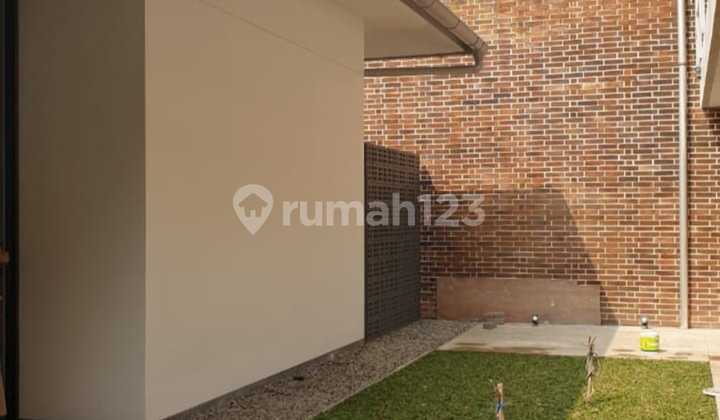 Rumah Baru Retro Modern Sayap Riau Bandung 405M², 7 KT Ensuite, Elit 2