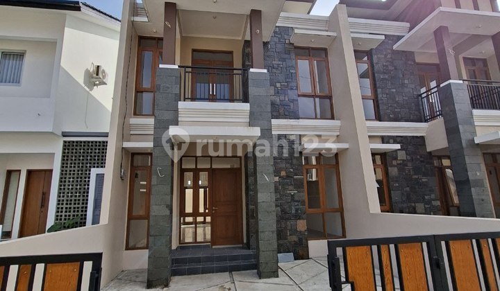 Rumah 2 Lantai di Margahayu Raya Bandung, Dekat Tol Buah Batu