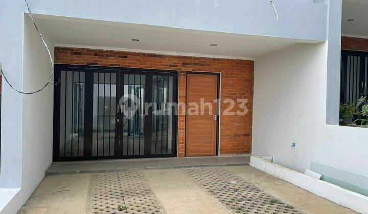 3-Storey House in Setiabudi Wing Bandung, Modern Design & Move-In Ready 2