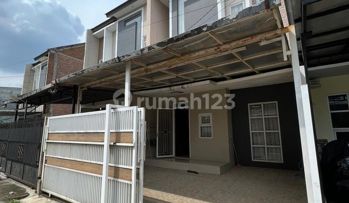Rumah 2 Lantai Ciganitri, Bebas Banjir & Dekat Tol Buahbatu