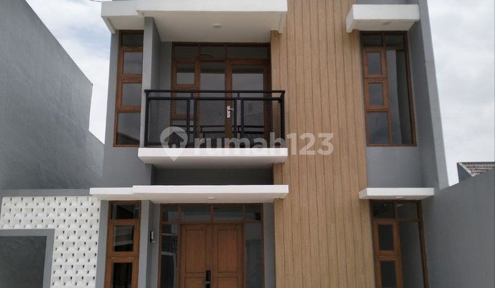 Rumah 2 Lantai di Margahayu Raya Bandung, Dekat Tol Buah Batu