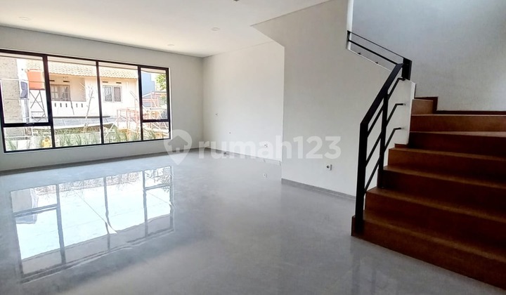 Rumah Baru Mewah Setra Duta Bandung Utara, 3 Lantai Strategis 2
