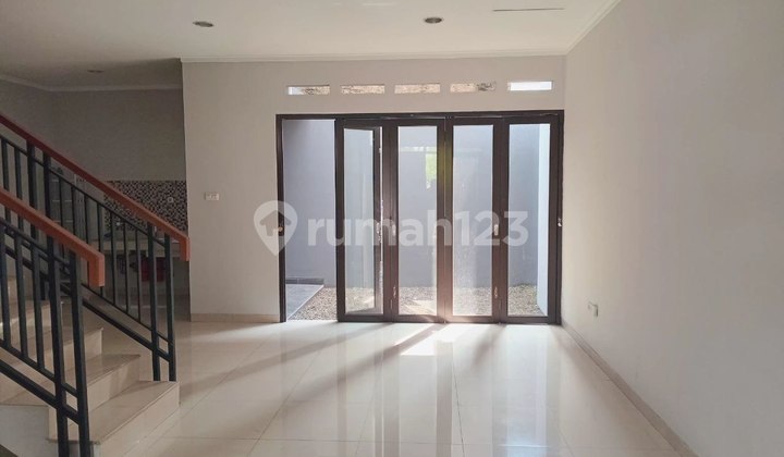 Rumah 2 Lantai Cherry Field Bojongsoang, 6 Menit ke Tol Buahbatu 2