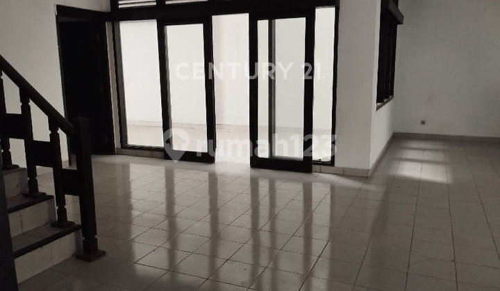 Large House for Investment in Sayap Pasteur Large House for Investment in Sayap Pasteur
