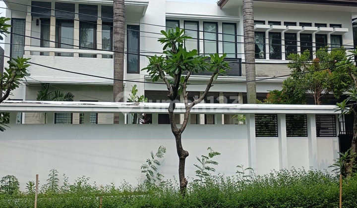 Rumah Mewah Lokasi Premium Kemang Jalan Lebar 1