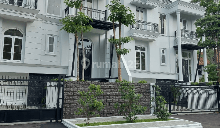 Brandnew Luxury House Pool Dan Taman 1