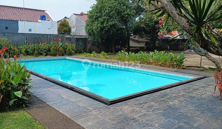 Rumah Asri Bernuansa Villa Taman Dan Parkir Luas Bisa 20 Mobil 1