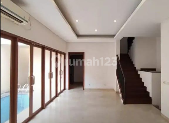 Luxury House in a Quiet Area Ready to Occupy