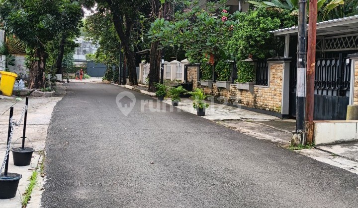 Quiet Location Wide Road Suitable for Comfortable Living
