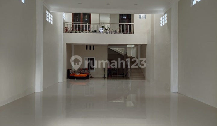 Ready-to-Use Shop-House for Rent 1