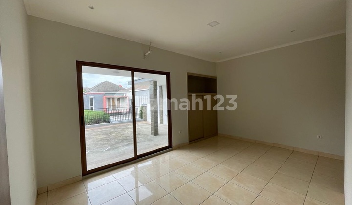 Minimalist house, Legendary Tourism, 2 floors, ready to occupy, land area 200, building area 250. 2