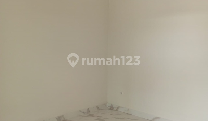 Rumah Bagus 2 Lantai Siap Huni Kota Wisata lt 200 lb 300 Nego 2