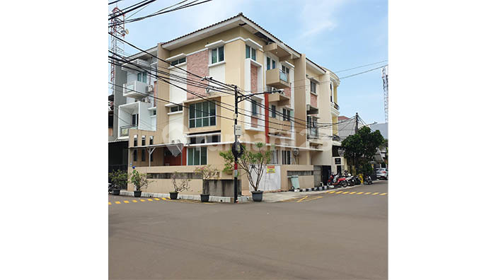 Rumah dan Kost2an 7 Pintu di Gading Asri, Kelapa Gading