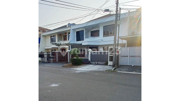 Rumah Gading Kirana Barat, Kelapa Gading Luas 11x20m2 2