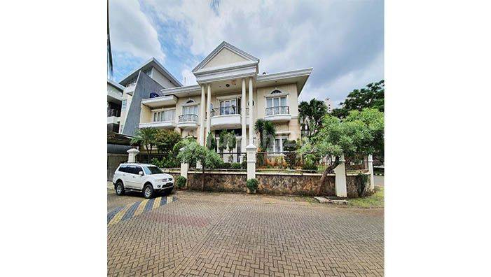 Rumah Hoek Villa Gading Indah, Kelapa Gading 1