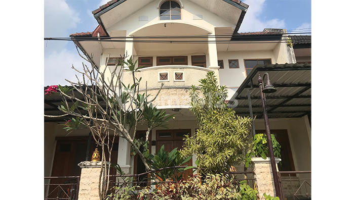 tampak depan rumah komplek kaliurang pratama, jogyakarta