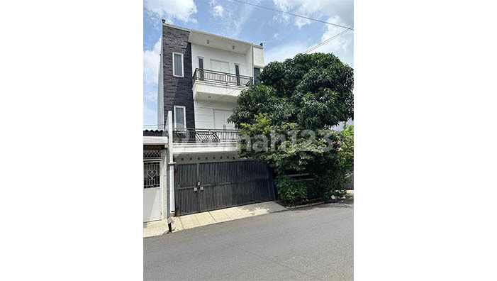 Hoek Sunter Kirana House, Sunter