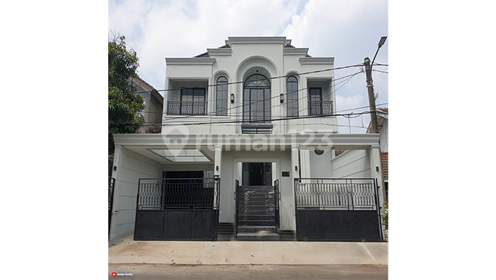 Rumah Jl Camar, Sektor 3, Bintaro Jaya, Luas 250m2