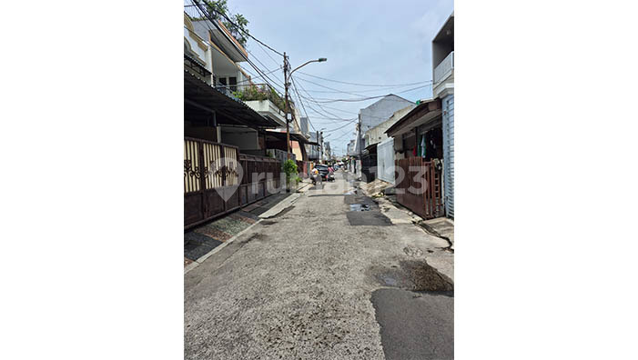 Old House for Sale, Kelapa Molek, Kelapa Gading Old House for Sale, Kelapa Molek, Kelapa Gading