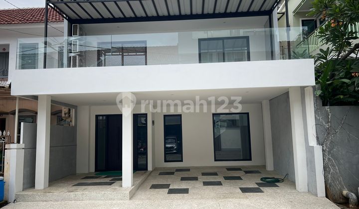 Rumah sudah renovasi total di Gading Arcadia, Kelapa Gading
