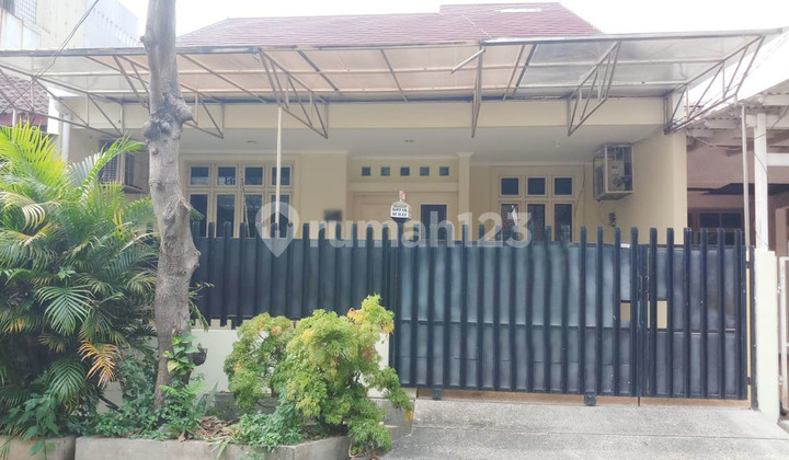 East Puan Coconut House, Kelapa Gading