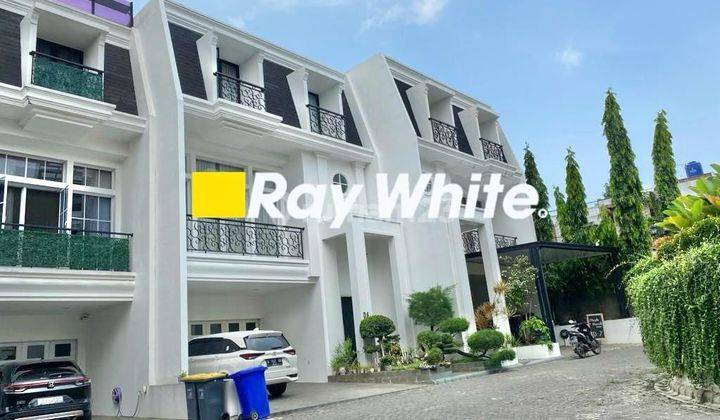 Dijual rumah mewah 3 lantai dalam cluster kawasan meruya area puri indah 1