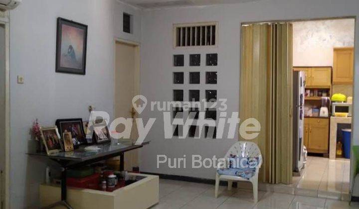 Dijual rumah lama hitung tanah area permata buana 2