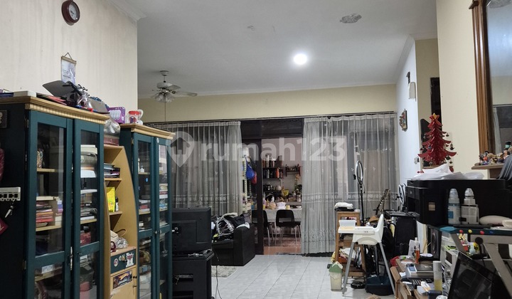 Dijual Rumah Tua Hitung.tanah Termurah Kawasan Puri.indah.permata.buana