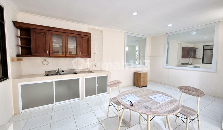 Disewakan.rumah.cantik.2.lantai.permata.buana 2