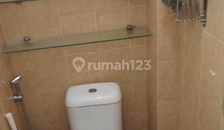 kamar mandi dijual 1br hook apartemen menteng