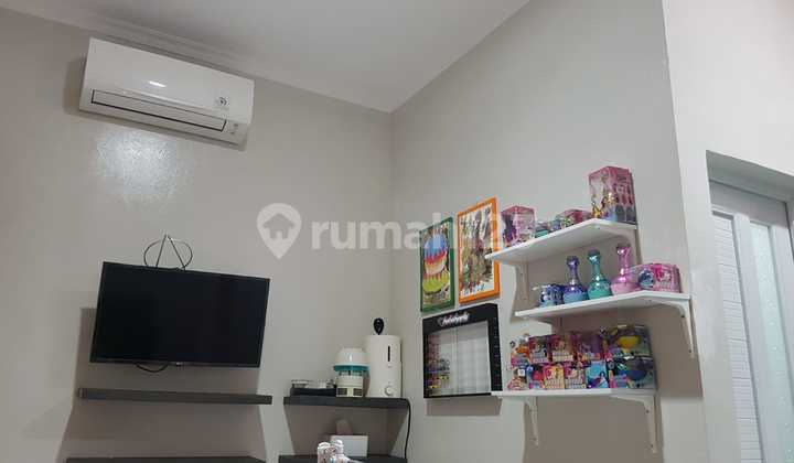 House for Sale in Jagakarsa Area 2