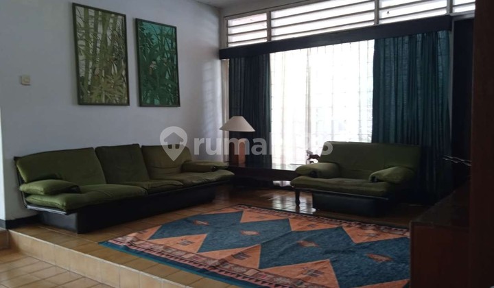 Dijual Rumah Asri Kebayoran Lama