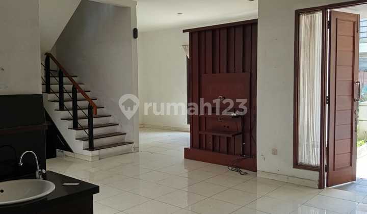 Nice House at Emerald Residence Bintaro Jaya 2