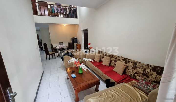 Di Jual Rumah, Siap Huni, Rapi, Tingkat, Di Lebak Bulus