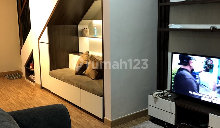 Rumah Tingkat Di Cluster Graha Raya Bintaro 1