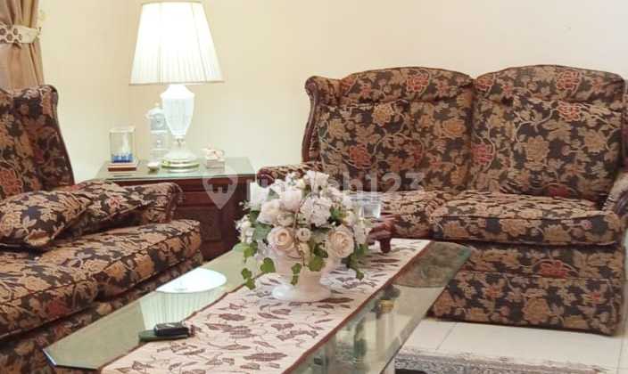 Rumah nyaman di Komplek Senayan Bintaro Sektor 9