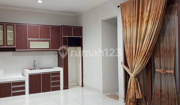 For Rent: Two-Story House In Discovery Fiore Bintaro Jaya 2