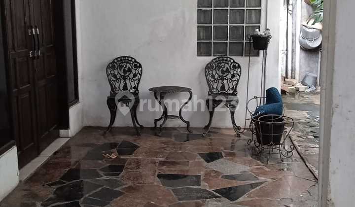 Di Jual Rumah Hitung Tanah di Depsos Bintaro, SHM 2