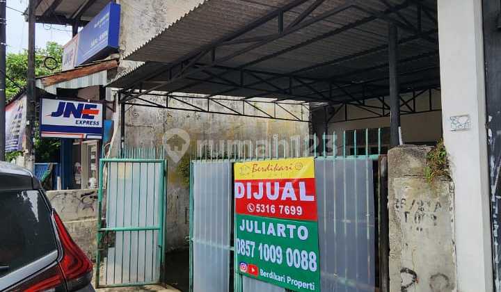 FOR SALE: HIGHLY STRATEGIC HOUSE IN KEBON JERUK, IDEAL FOR BUSINESS .... LAND VALUE ONLY