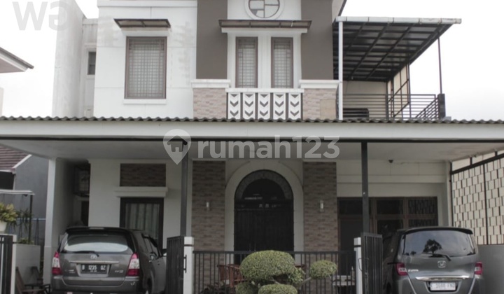 Dijual Rumah di Grand Wisata - Mewah 2 Lantai, Pojokan Boulevard, Taman Air Mancur Dijual Rumah di Grand Wisata - Mewah 2 Lantai, Pojokan Boulevard, Taman Air Mancur