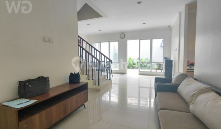 Disewakan Rumah di Grand Wisata Cluster Water Spring, Semi Furnished, Lokasi Strategi Dekat Mall 2