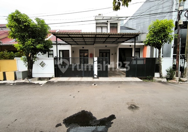 Rumah Dijual di Taman Galaxy Bekasi