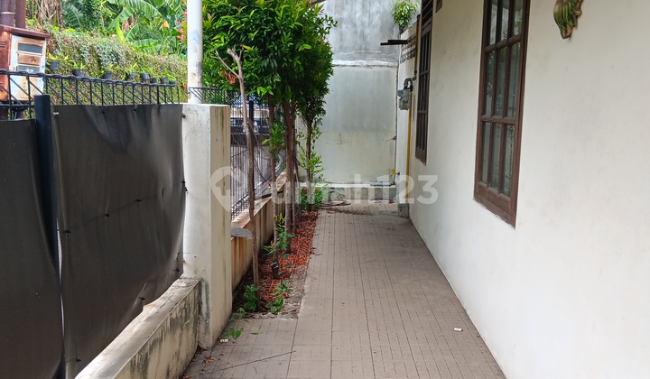 Dijual Rumah Lama Lokasi Di Komp.Dep.Keuangan Rawamangun 2