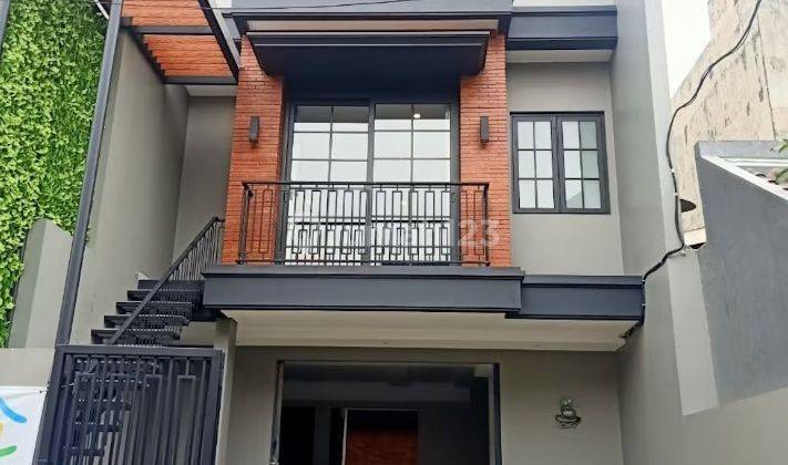 Rumah Baru di Cilandak Jakarta Selatan. 3 Lt.siap Huni.bisa Kpr 1