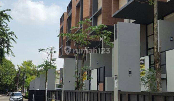 Rumah Soho Townhouse di Kemang, Jakarta Selatan. Lt 125, 3 Lantai Basement. Dekat Tb Simatupang Scbd 2