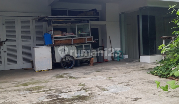 Affordable House in Cipaku Kebayoran Baru, Land Included! Wide Road.