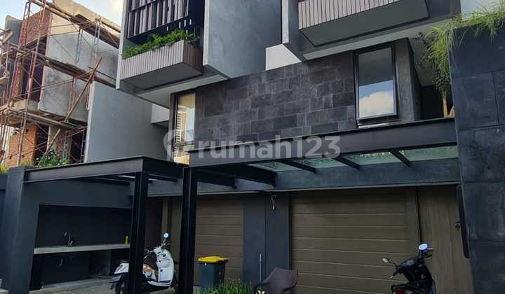 Rumah B New di Permata Hijau, 3,5 Lantai, Smart Home System, Dalam Town House Rumah B New di Permata Hijau, 3,5 Lantai, Smart Home System, Dalam Town House